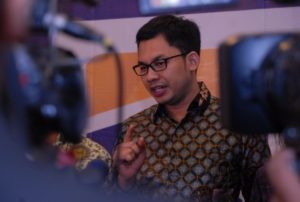 Ketua KPI Pusat Yuliandre Darwis memberikan keterangan kepada wartawan usai ekspose survey ke 4 KPI di Hotel Ibis, Senin, 5 Desember 2016.