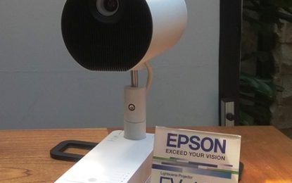 Proyektor Epson LightScene EV-100/105 Dirilis