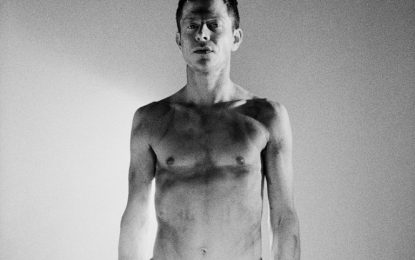 PERFUME GENIUS Menghadirkan SET MY HEART ON FIRE IMMEDIATELY