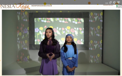 Aksi Epson dalam “Birthday Konser #DirumahAja” Naura dan Neona