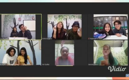 Meet and Greet Sinetron “Dari Jendela SMP” Dengan pemirsa SCTV Di Surabaya