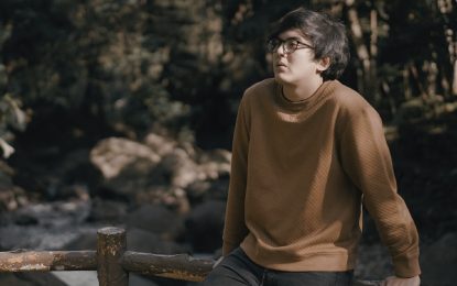 Diproduseri Charly Van Houten, Reva Narendra Hadirkan “Menunggu Fajar”