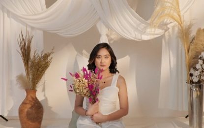 Salshabilla Adriani kembali menyapa penggemar dengan single terbaru berjudul “Tak Lagi Sama”
