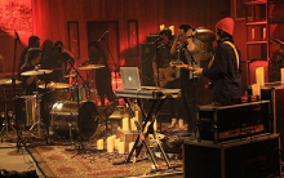 Drive Merilis Video Live Session “Love Can Be So Rough”