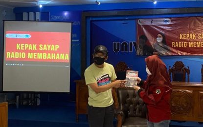 Dekan Fikom Unitomo Hadiri Diklat UKM-F Radio