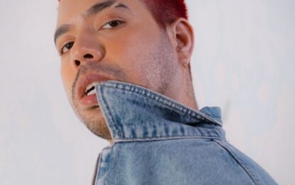 Glenn Samuel Hadirkan Sang Perisau