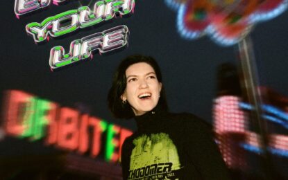 ROMY from THE XX Mengajak untuk ‘ENJOY YOUR LIFE’