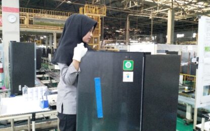 Sharp Indonesia Torehkan Sejarah Baru Melalui Capaian Produksi Lemari Es ke -25 Juta Unit
