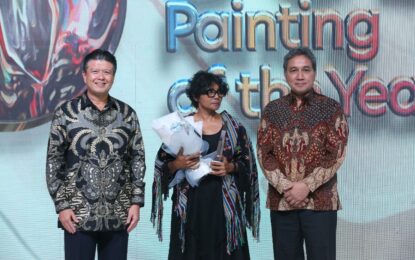 Karya Seni yang Menggambarkan Hubungan Erat Antar Manusia dan Alam Memenangkan 13th UOB Painting Of The Year (Indonesia) Award