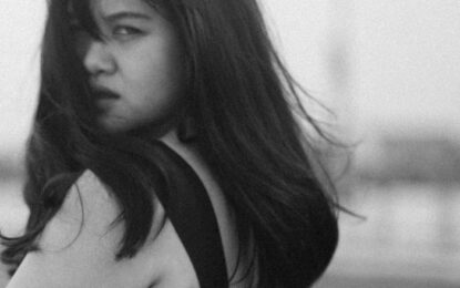 Solois Sabiella Maris Ungkapkan Emosi lewat “Uneasy”