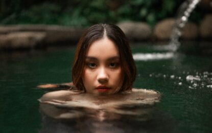 Lewat Lagu “Lonely”, Emma Elliott Mengekspresikan Saat Diri Seseorang Yang Sedang Patah Hati