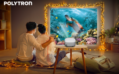 Smart Projector Polytron Ubah Ruang Tamu Menjadi Pusat Hiburan Keluarga