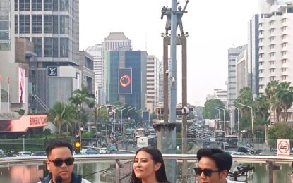 Band Pop Folk Daun Jatuh x Prilly Latuconsina Luncurkan Single “Tuk Singgah”