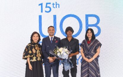 Karya Seni Berjudul “Kuasa dalam Setara” Raih Penghargaan 15th UOB Painting of the Year (Indonesia)